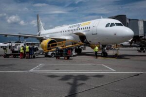 French authorities investigate if Jewish passengers were removed from flight due to religion