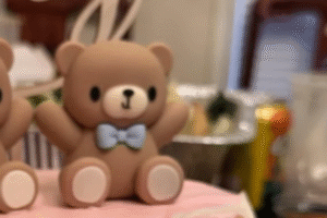 Parent Thinks Gender Reveal Cake Can Only Go 1 of 2 Ways—Then It Arrives