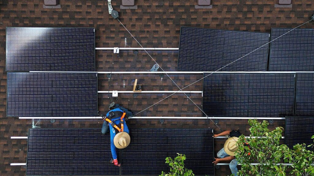 Key Home Energy Tax Credits End This Year. Act Quickly if You’re Considering Solar Panels, Experts Say
