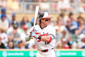 MLB Writer Suggests ‘Realistic’ Phillies Trade For  Million Gold Glover