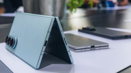 Galaxy Z Fold 7 vs. Z Fold 6: Slimmer Body, Bigger Screens and Slightly Higher Price