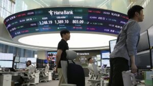 Most Asian markets down as Fed holds and Trump announces fresh tariffs