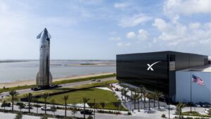 SpaceX Unveils New Version of Mars-Bound Starship