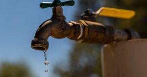 Ontario town told to stop ‘non-essential’ water use as heat wave continues