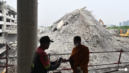 Thai prosecutors indict 23 over quake skyscraper collapse