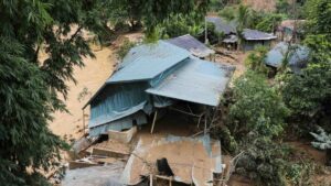 Flash floods kill three in Vietnam, nine missing