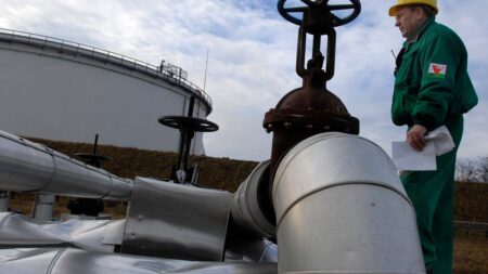 Budapest threatens Kyiv with electricity cut after strikes on pipeline