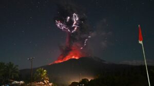Stunning photos capture moment one of Indonesia’s most active volcanoes erupts