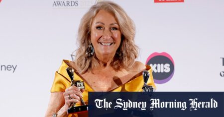 Lynne McGranger speaks to the press room