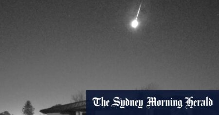 Suspected meteor lights up sky in Victoria