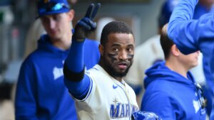 Mariners’ Victor Robles throws bat at pitcher during minor league game