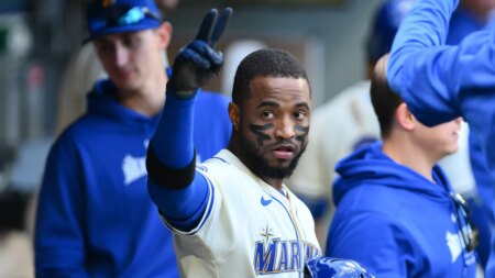 Mariners’ Victor Robles throws bat at pitcher during minor league game