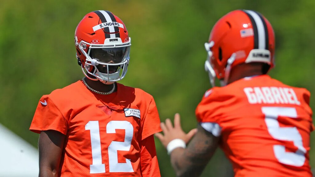 Browns should trade Shedeur Sanders or Dillon Gabriel, ex-NFL star says