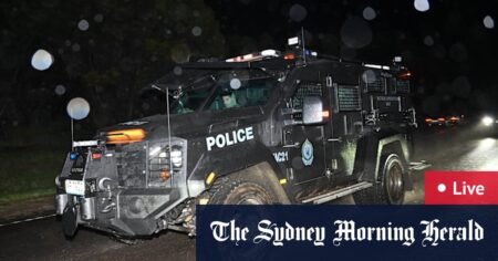 Search for alleged gunman Dezi Freeman continues after two Victorian officers shot dead