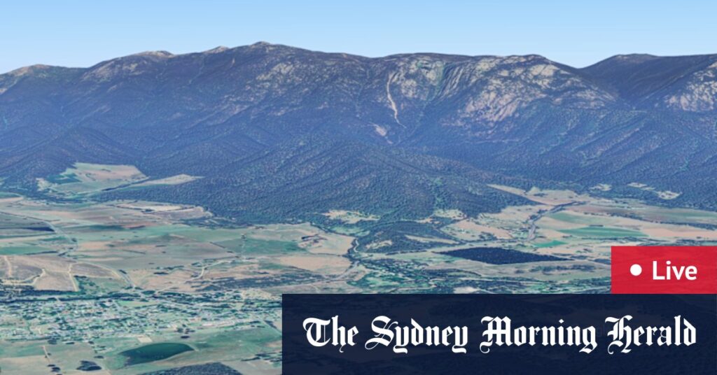 Search for Dezi Freeman to be impacted by blizzard weather conditions in alpine Victoria, strong winds; ‘sovereign citizen’s’ wife and son arrested and questioned