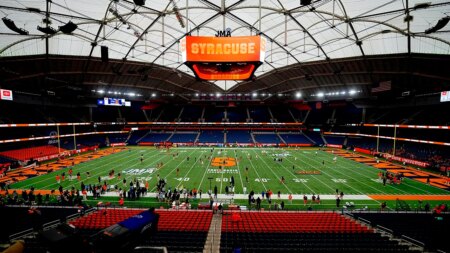 Syracuse defender’s ‘suspicious’ injury during Tennessee game draws sharp criticism from announcers