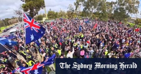 Protesters clash at anti-immigration march