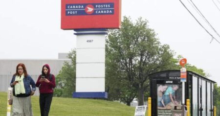Canada Post strike talks with union delayed to next week