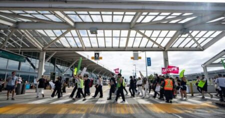 Air Canada says it will resume flights as flight attendants challenge order