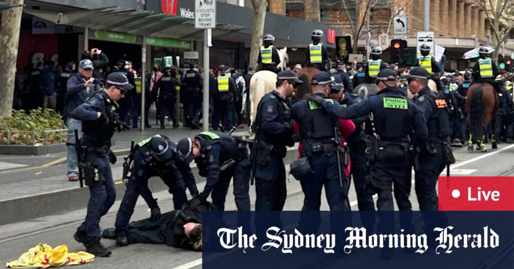 March for Australia Melbourne CBD begins; police prepare for violence