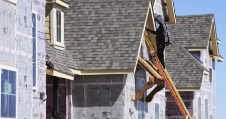 Ontario homebuilder offering to pay property taxes, utilities as buyer market stalls