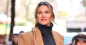Gisele Bündchen’s 0 Tote Is a Rich Mom Staple — The Look Is Secretly  on Amazon
