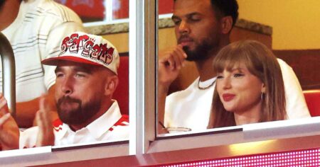 Taylor Swift and Travis Kelce Make 1st Appearance Since Engagement News at Cincinnati Bearcats Game