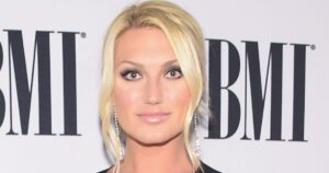 Brooke Hogan Finally Got to See Late Dad Hulk Hogan’s Body, Reacts to His Appearance