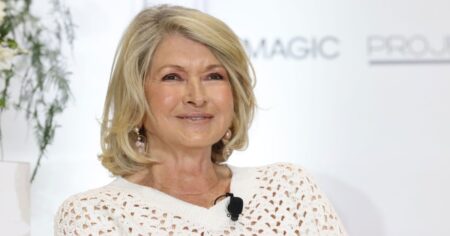 Martha Stewart Swears by This  Drugstore Mascara for Falsies-Like Lashes