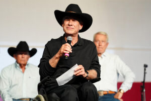 Largest Texas Newspaper Rebukes Greg Abbott Over Redistricting ‘Power Grab’