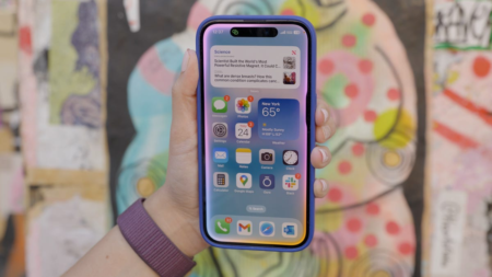 With Apple’s Siri AI Overhaul Delayed, Google Might Help It Catch Up