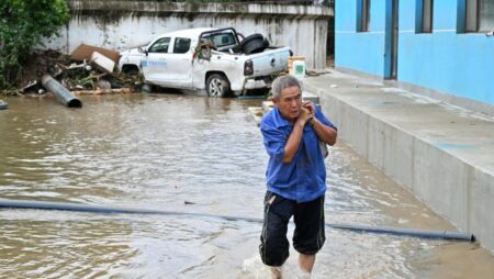 Beijing expands storm alert as fatal floods keep city on edge