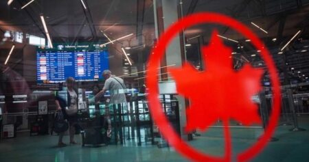 Air Canada flight attendants union set to answer binding arbitration ask