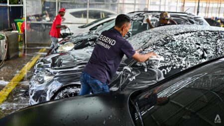 JB car wash firms favouring Singapore cars? Here’s what operators, motorists say