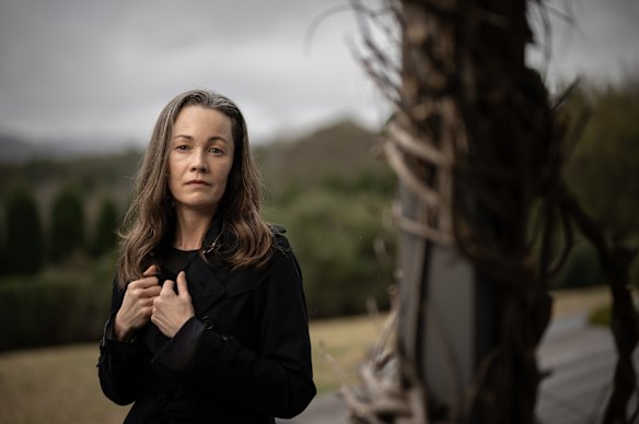 Lindsay Tuggle’s pain from an endometriosis lesion was written off as the effects of her desk job.