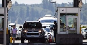 Survey finds border agents among least satisfied public servants in Canada