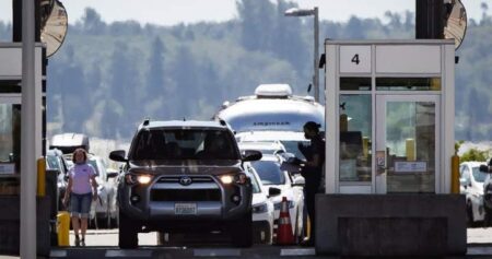 Survey finds border agents among least satisfied public servants in Canada