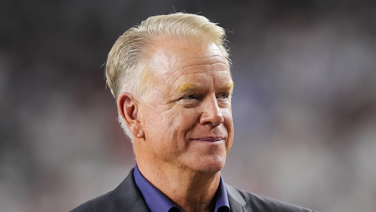 Boomer Esiason attends a Cincinnati Bengals game