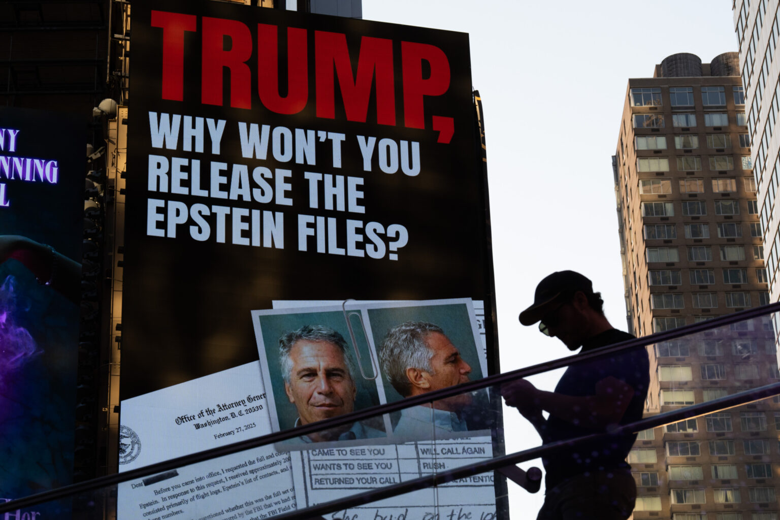 Trump Officials to Discuss Handling of Jeffrey Epstein Case: Report