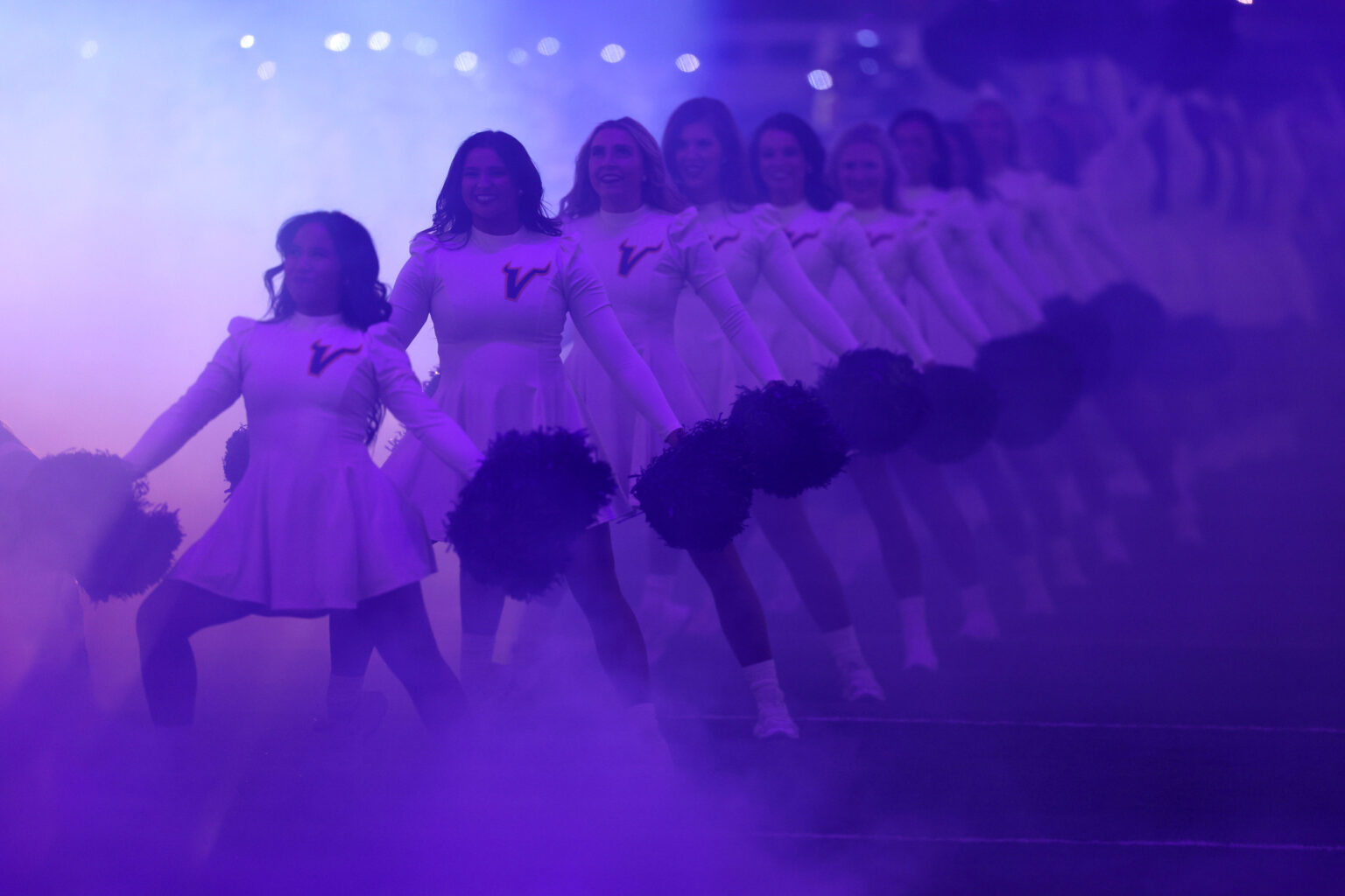 Vikings Under Fire Over Male Cheerleaders