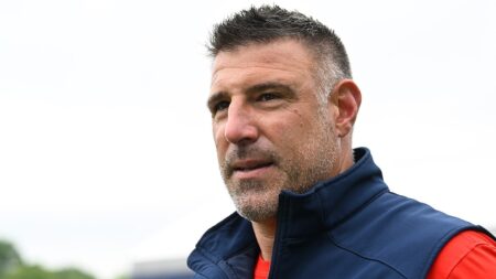 Patriots coach Mike Vrabel clashes with media over Stefon Diggs’ uncertain season opener status