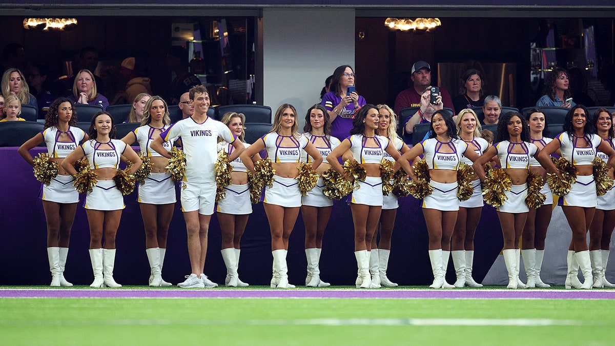 Vikings cheerleaders before game