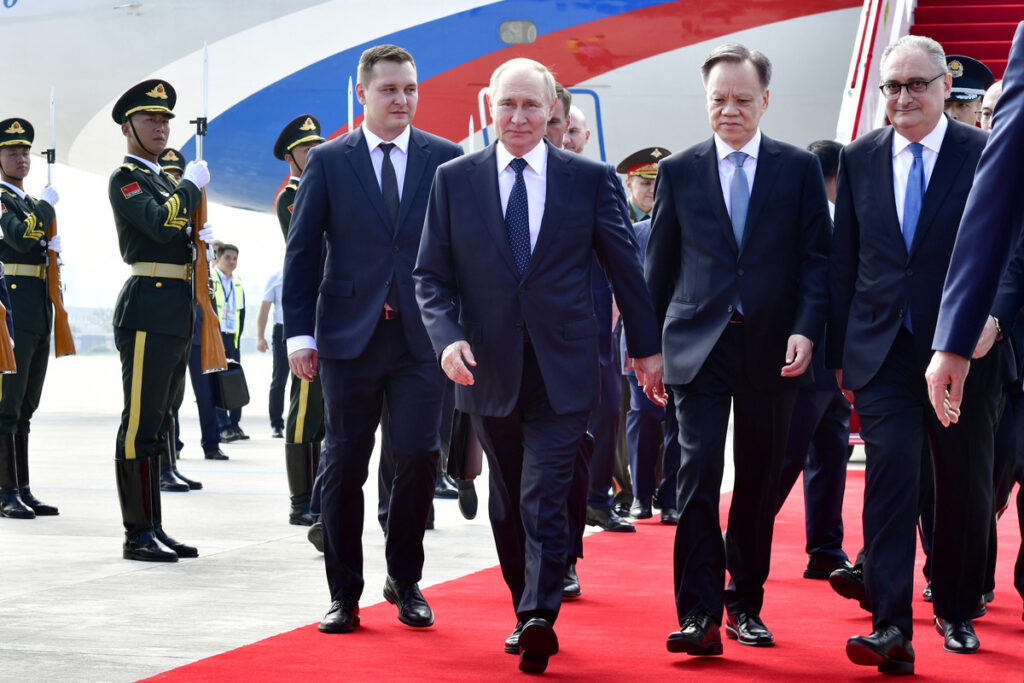 Putin Arrives in China as Ukraine Celebrates Crucial Battle Win