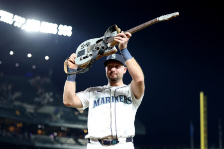 Mariners’ Cal Raleigh Makes History Not Done Since Yankees Legend Mickey Mantle