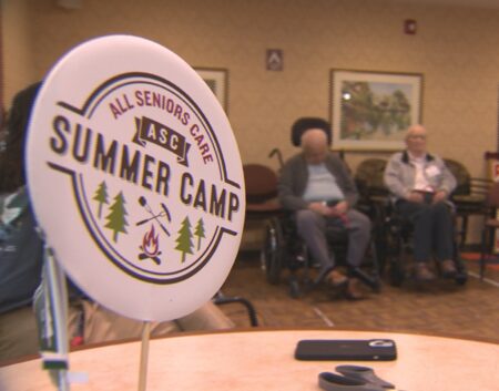 Winnipeg seniors relive childhood memories through ‘summer camp’