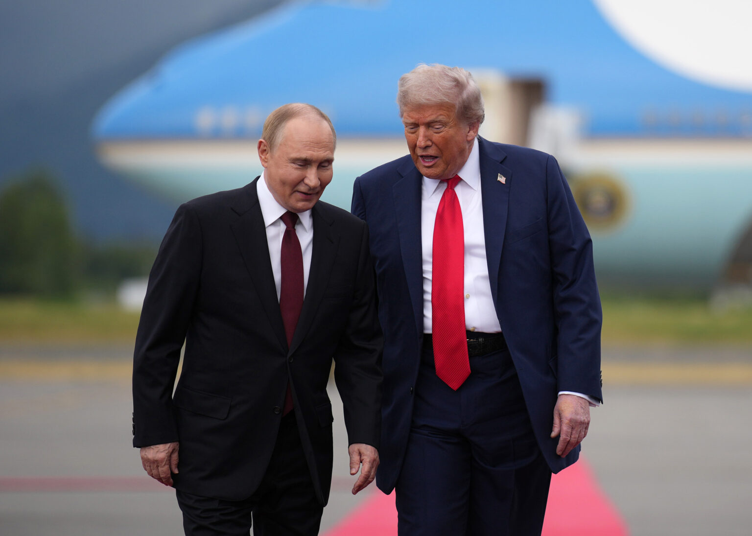 Trump Defends Putin Summit Against Media ‘Major Defeat’ Claims
