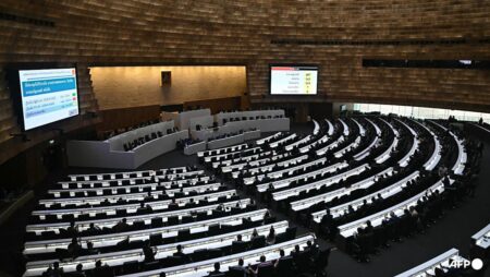 Acting Thai government moves to dissolve parliament