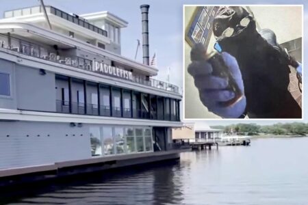 Slippery thief in scuba gear swipes K from Disney World restaurant, swims away
