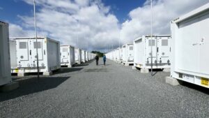 Never again a blackout: High voltage from mega power storage units