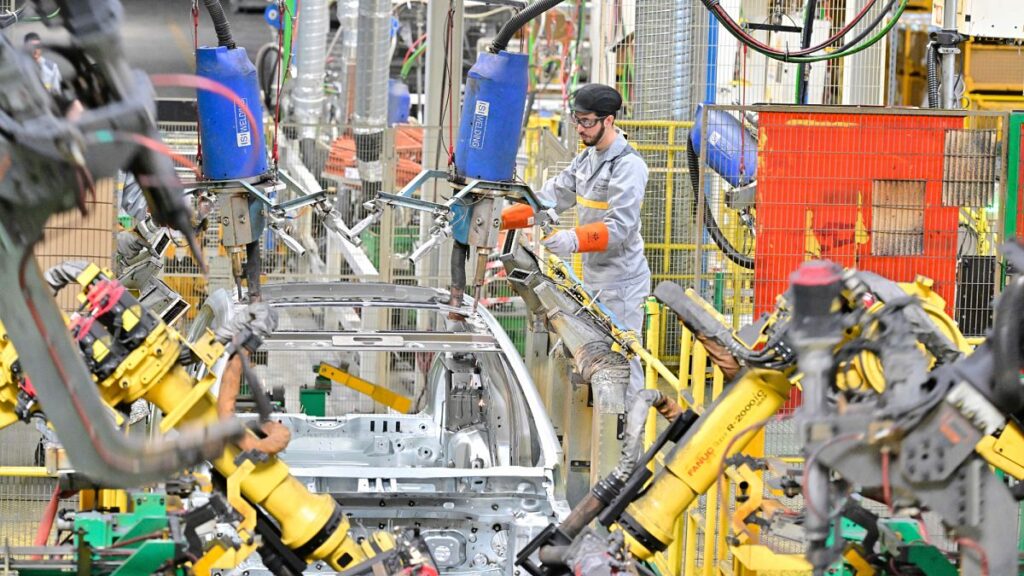 MEPs vote for report pushing auto sector to recycle of end-of-use parts 